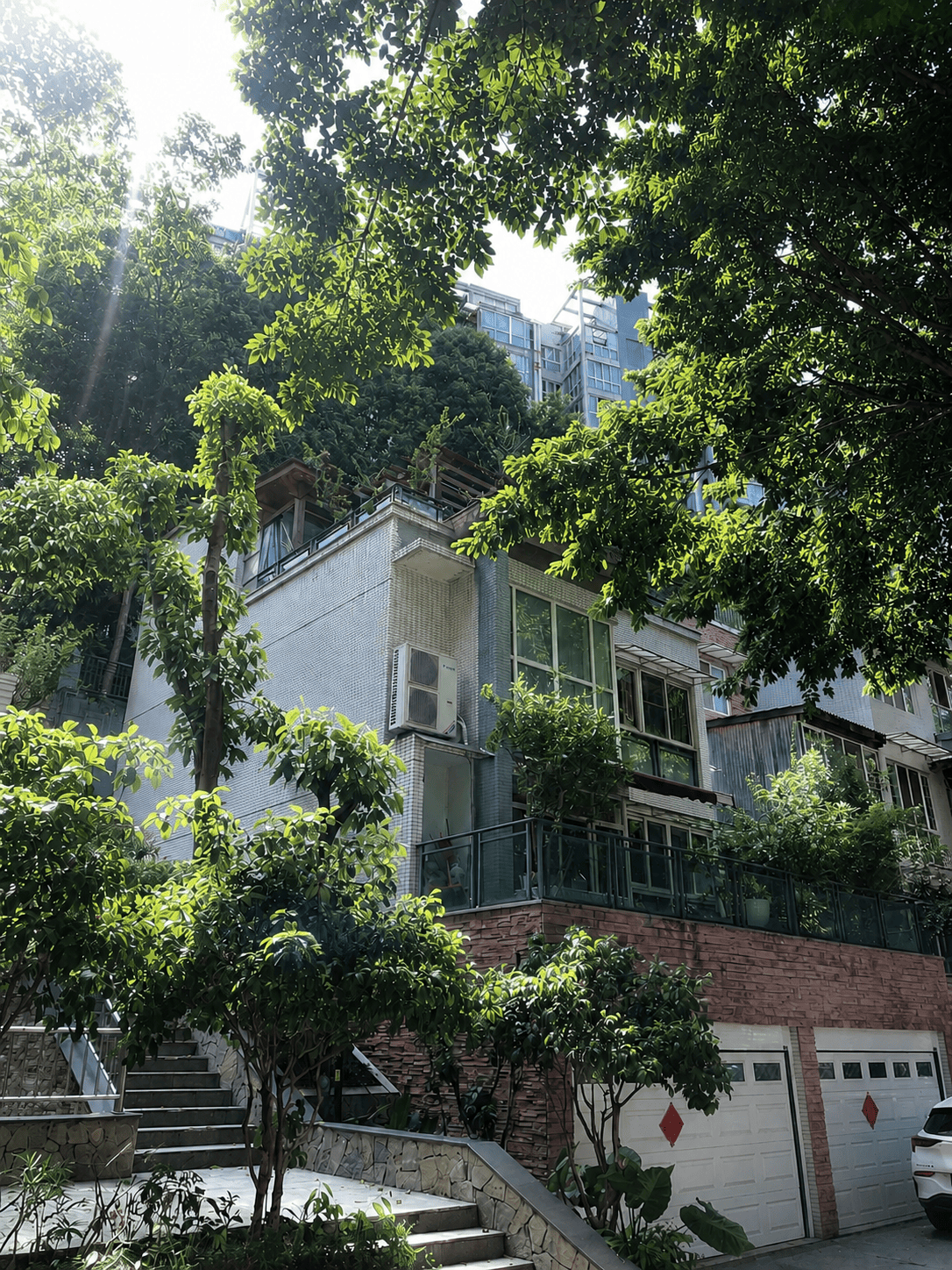 山东岛居岁月从容升级：小小岛老别墅加装蒂升悦行款电梯